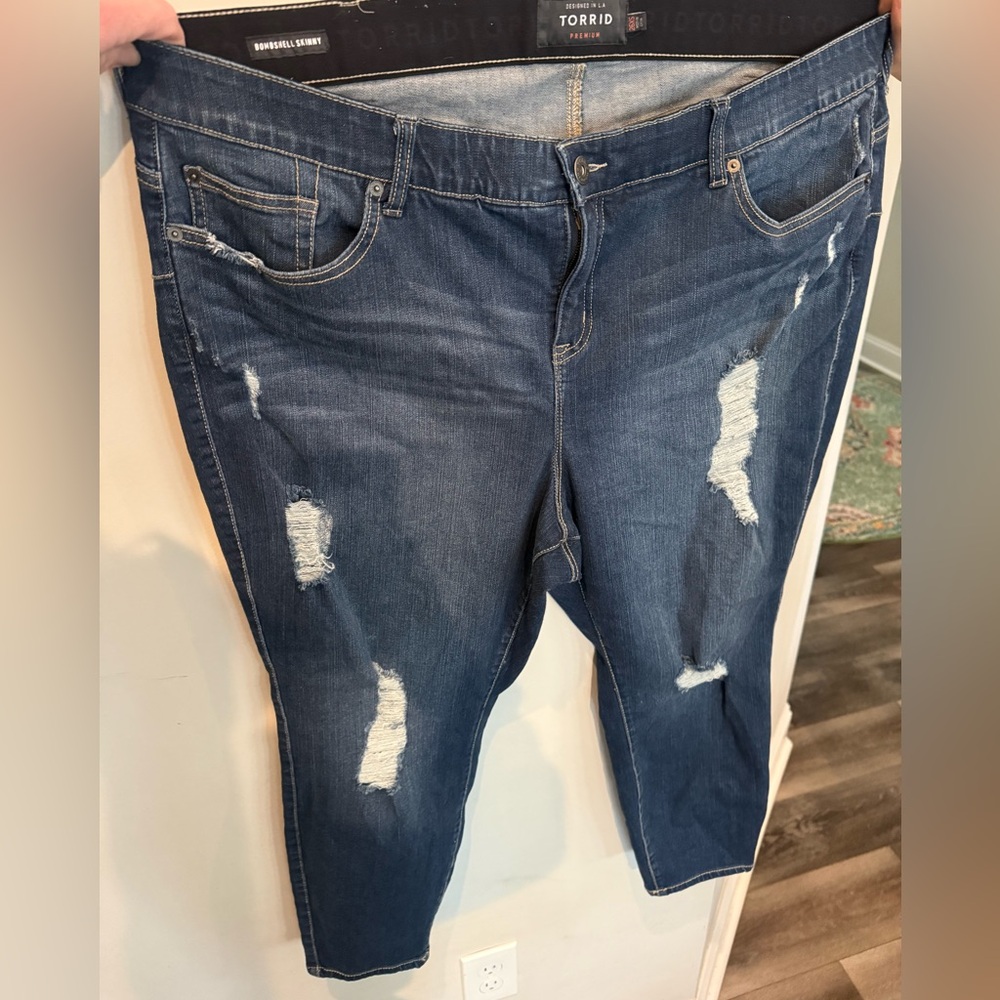 Torrid Bonbshell Skinny Jeans Distressed-Like New-Size 26Extra Short